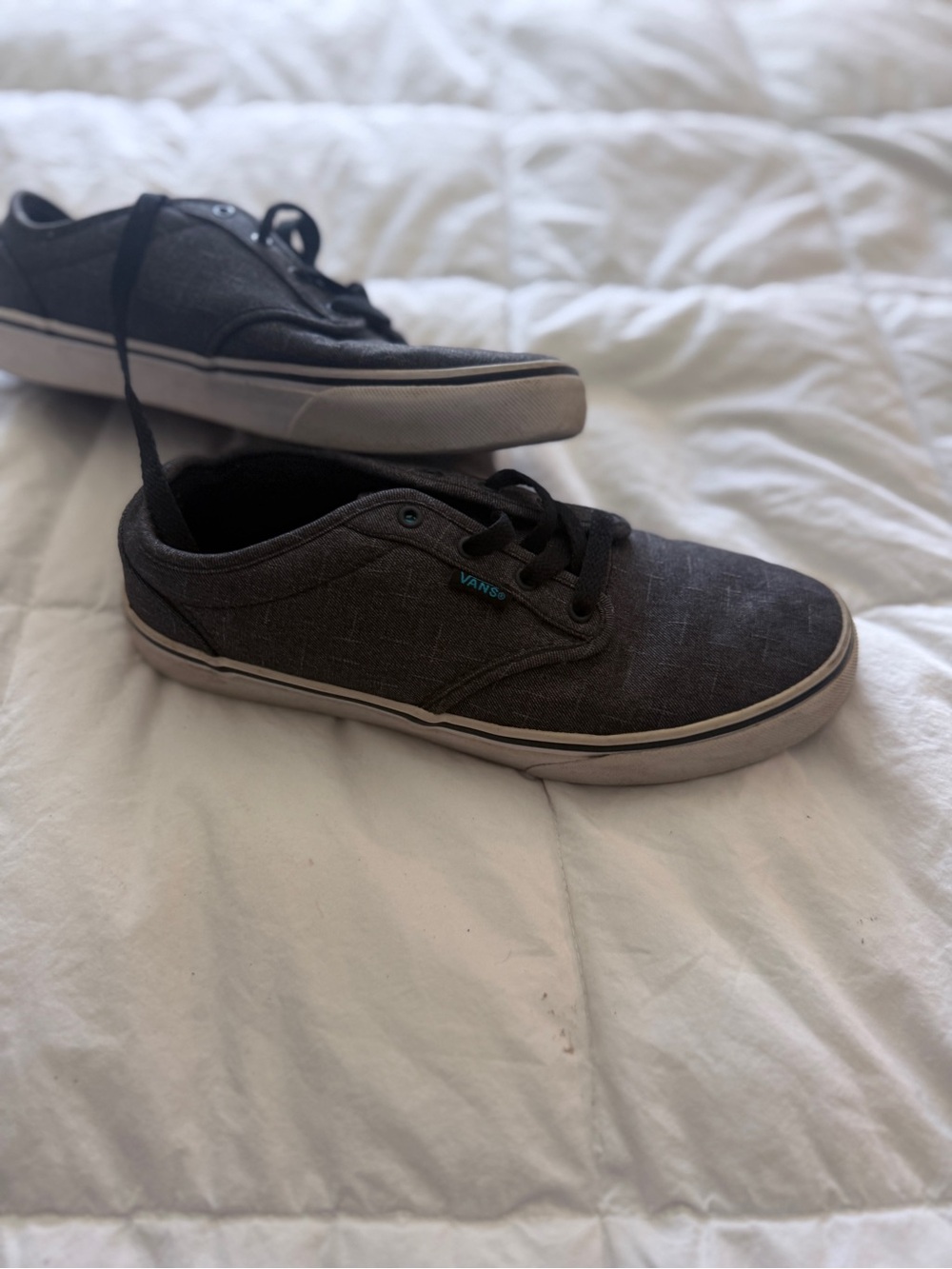 Vans Men's 6.5 / Women's 8.0 Dark Grey Chambray Low Top Skate Shoes
